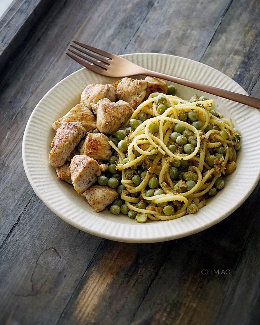 蒜香扁面（garlic linguine）