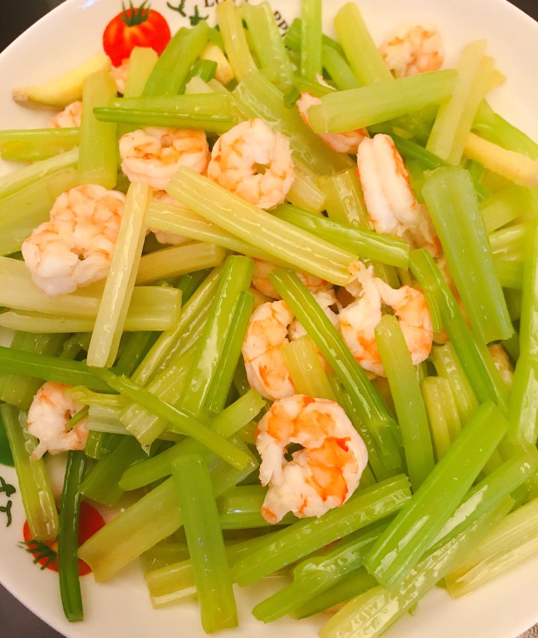 飞翔的瑜做的芹菜炒虾仁