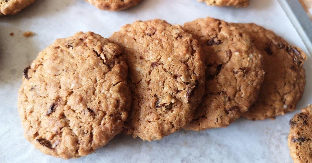 燕麦葡萄干饼干