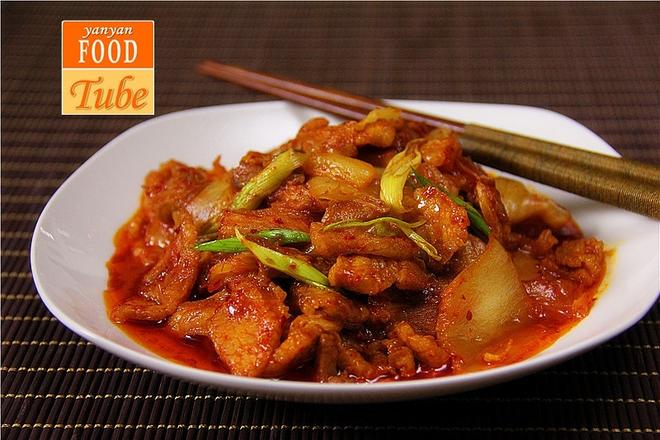 辣白菜炒五花肉 Korean Spicy Cabbage with Fried Pork Belly的做法