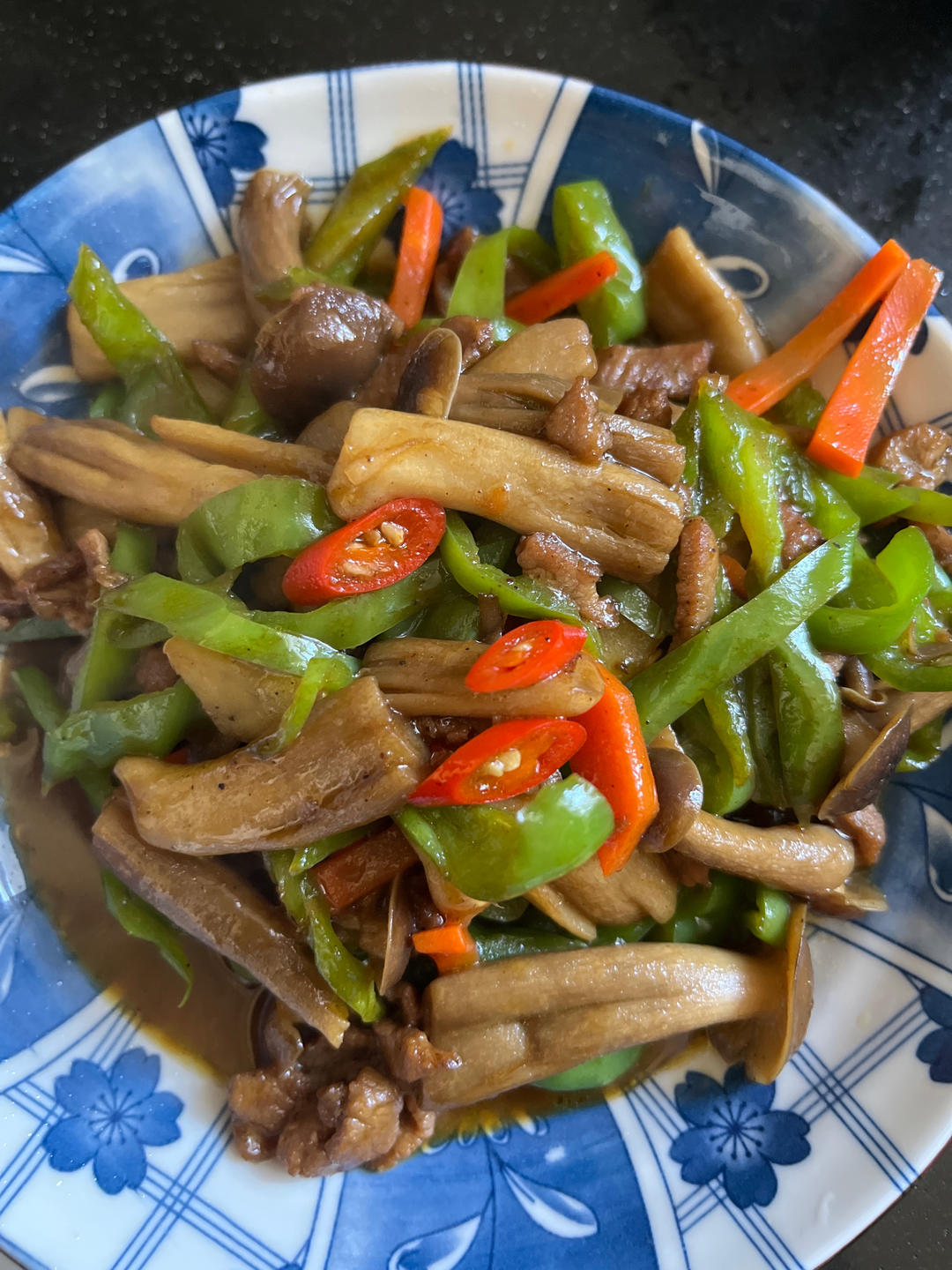 超好吃的快手菜爆炒鹿茸菇，搭配肉丝青椒超下饭