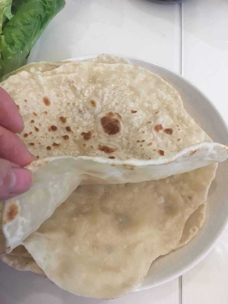 烙春饼(用视频告诉你，这饼有多软)