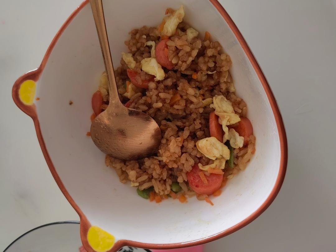 超级好吃的酱油火腿蛋炒饭！