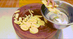 厨师长分享街边小吃：“狼牙土豆”，内附秘制辣椒粉配方的做法 步骤3
