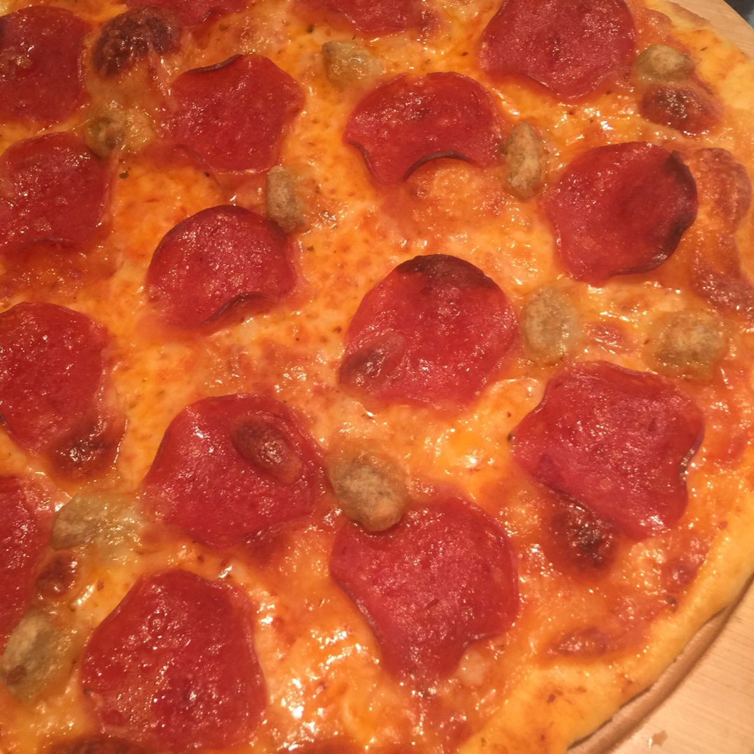 萨拉米薄底披萨 Salami Pizza