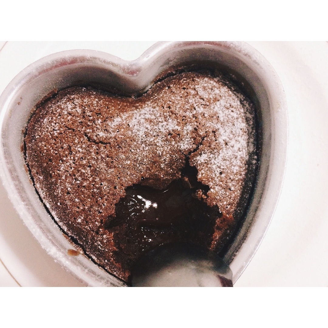 给妹子群的巧克力熔岩蛋糕