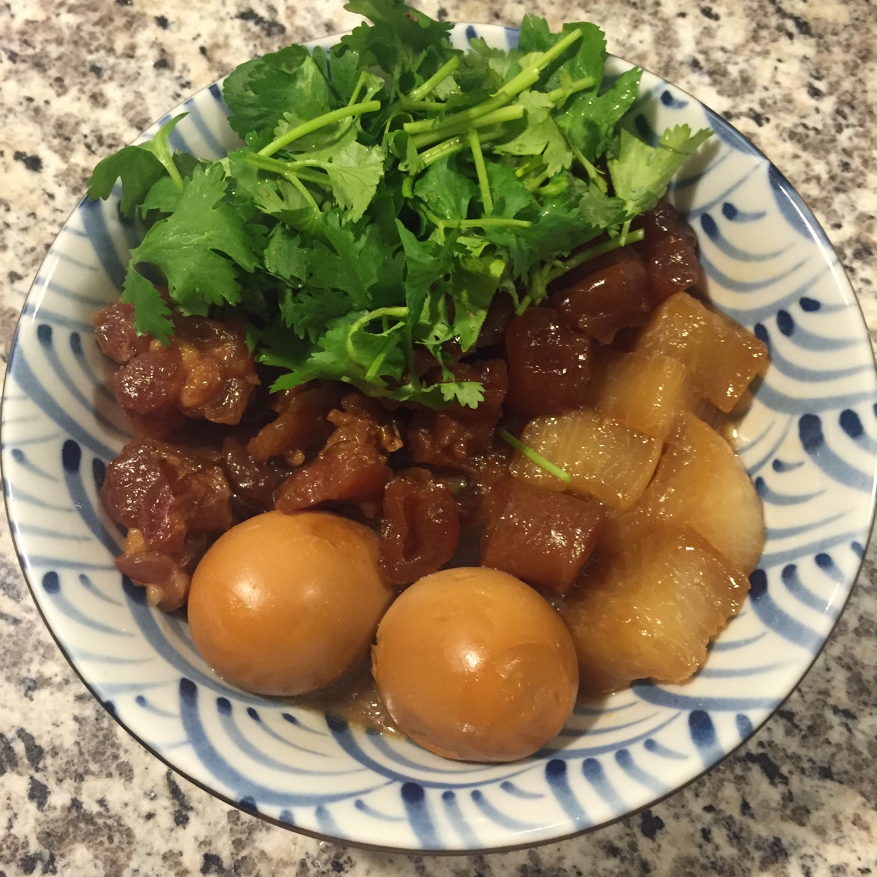 萝卜炖牛筋加蛋