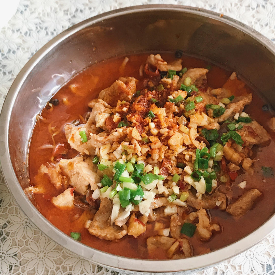 厨师长教你：“水煮肉片”的正宗做法，这味道真的很四川