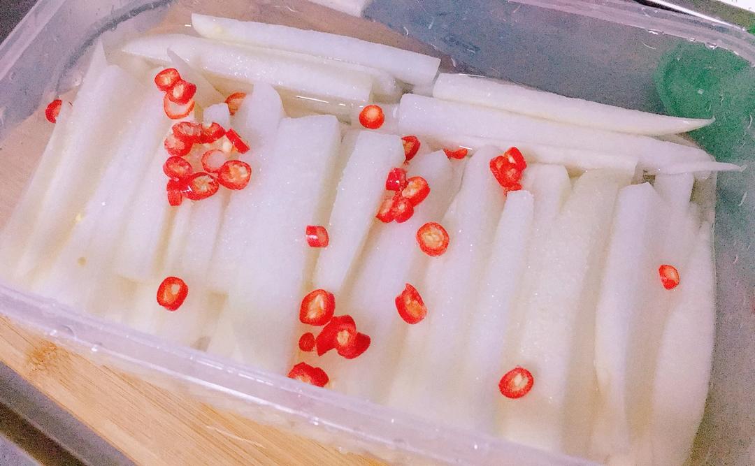 腌酸萝卜