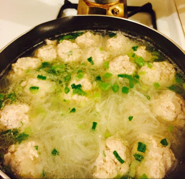 【10分钟系列】白萝卜豆腐圆子汤