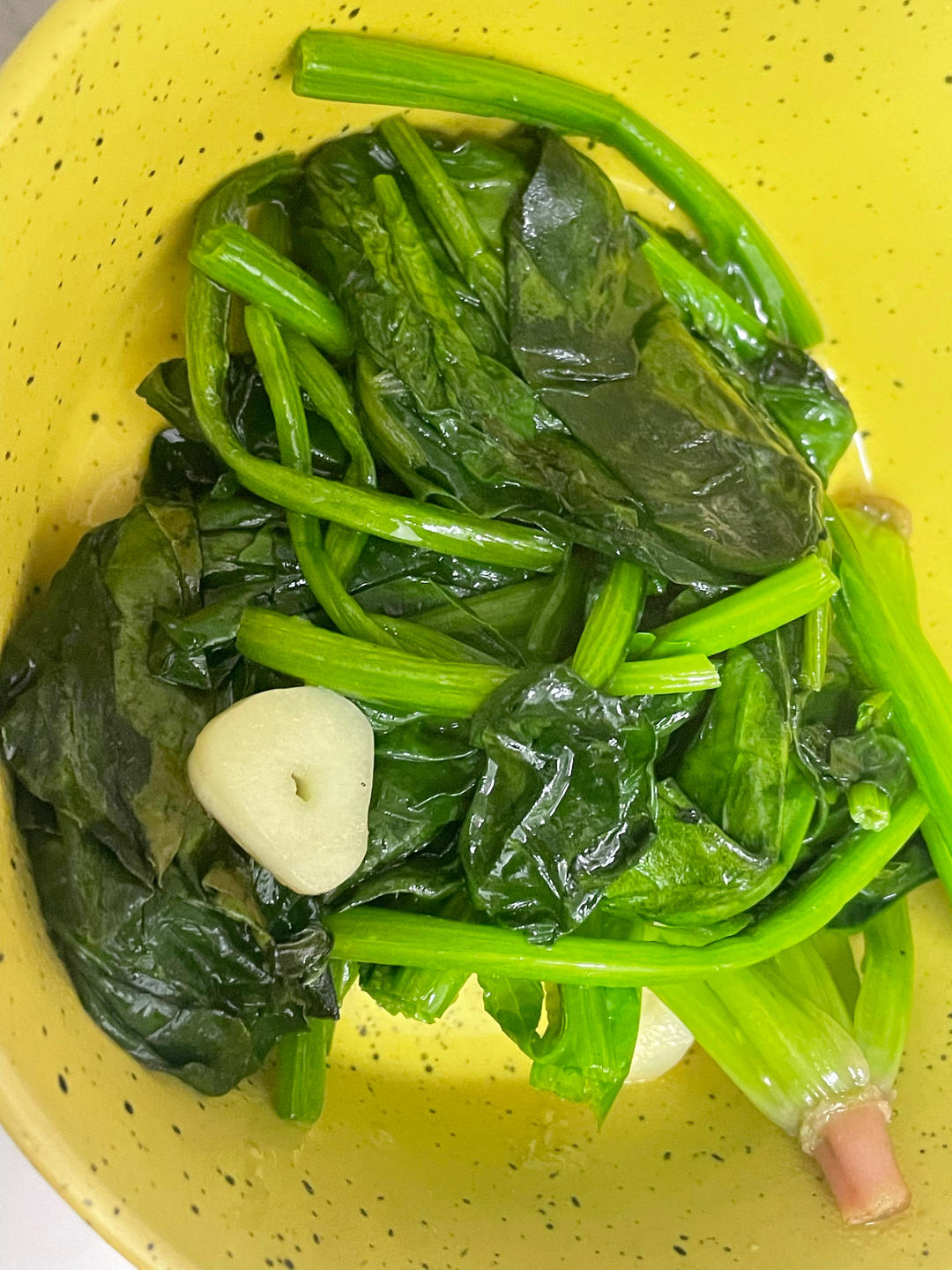 不涩口又嫩的清炒菠菜