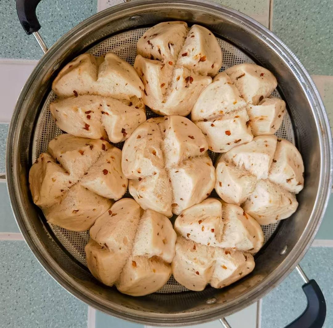 特香特细腻的波兰种红糖开花馒头
