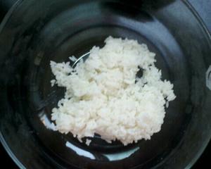碎菜米饭丸子的做法 步骤7
