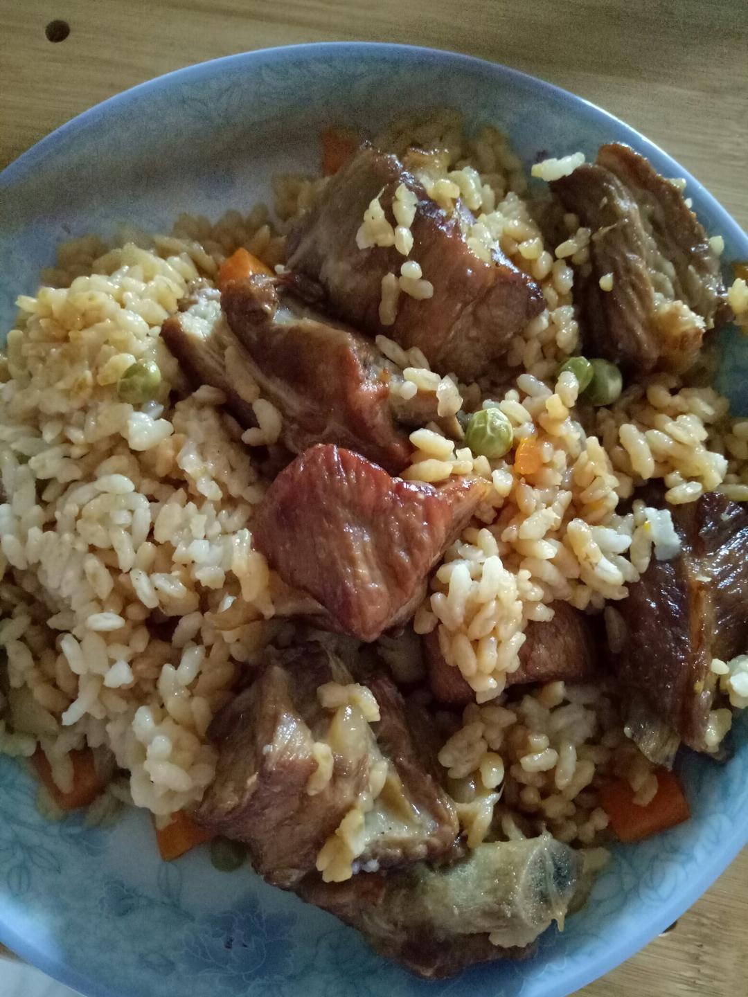 喷香排骨焖饭（爆好吃）