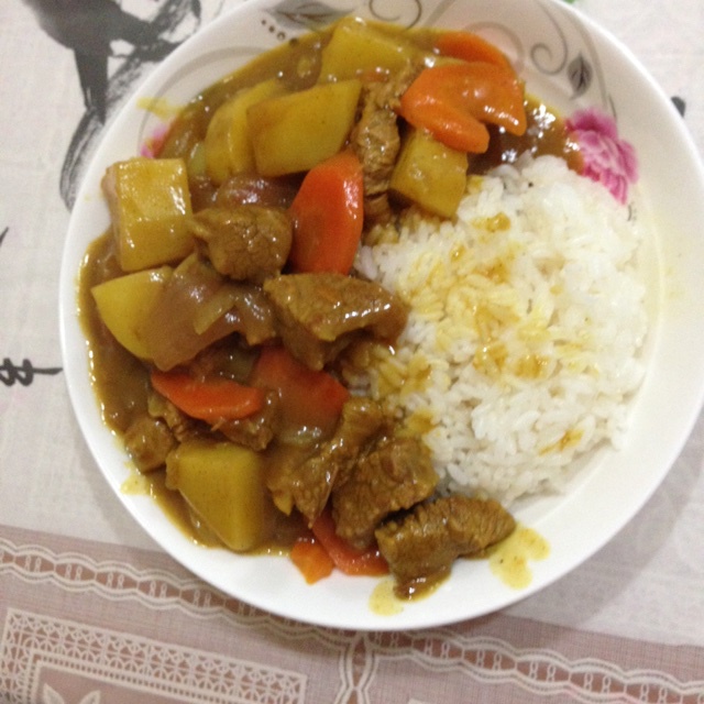 咖喱牛腩