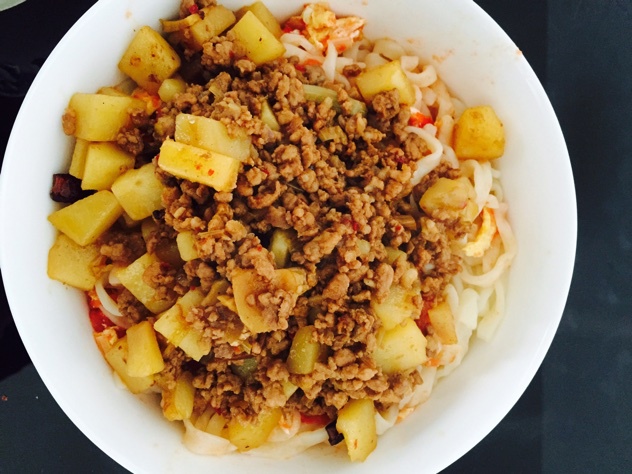 迷路-11做的土豆炸酱面