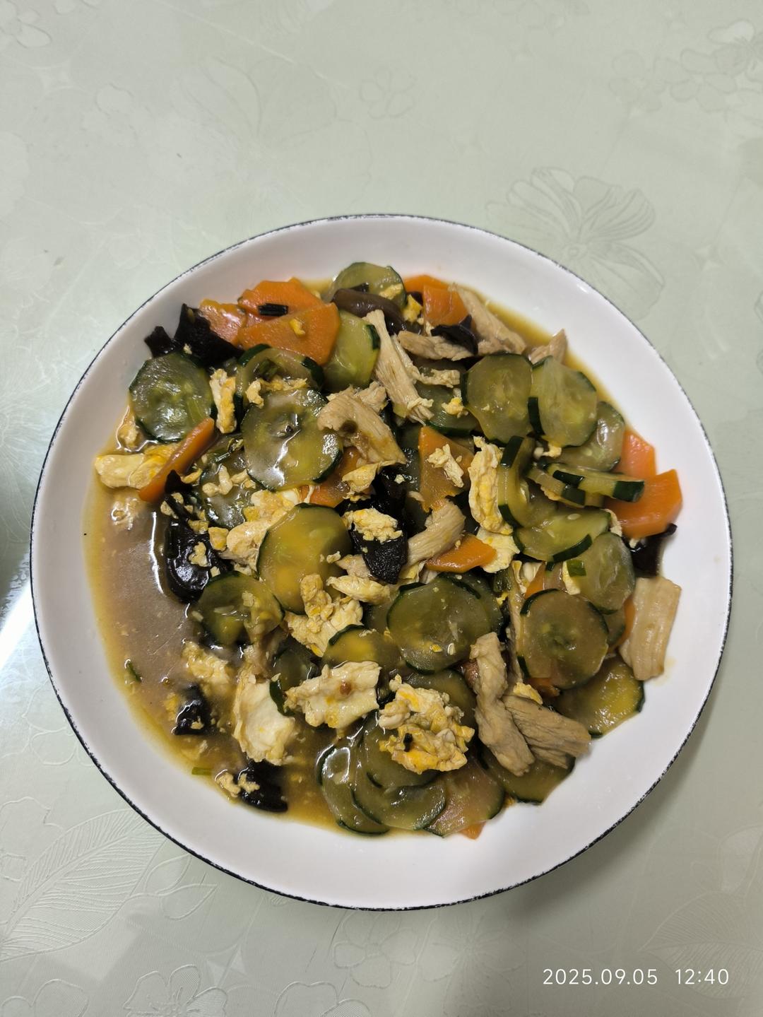 适合小朋友口味的简易版木须肉，新手烹饪必学家常菜，一盘5种食材，鲜香下饭