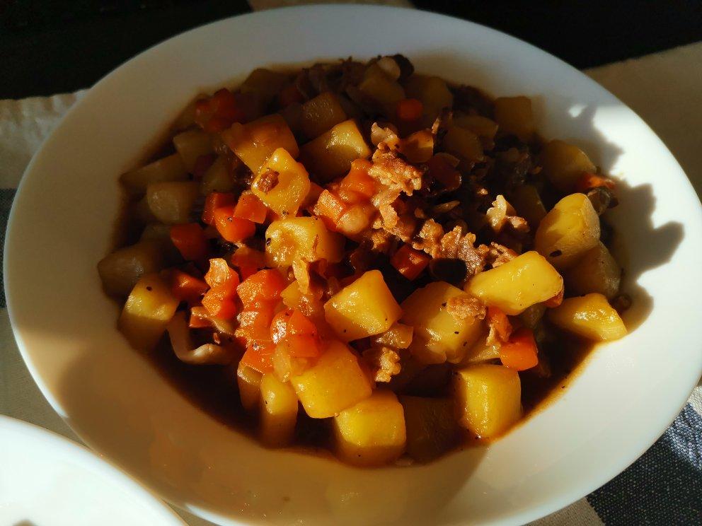 好吃到舔碗底的土豆肥牛拌饭