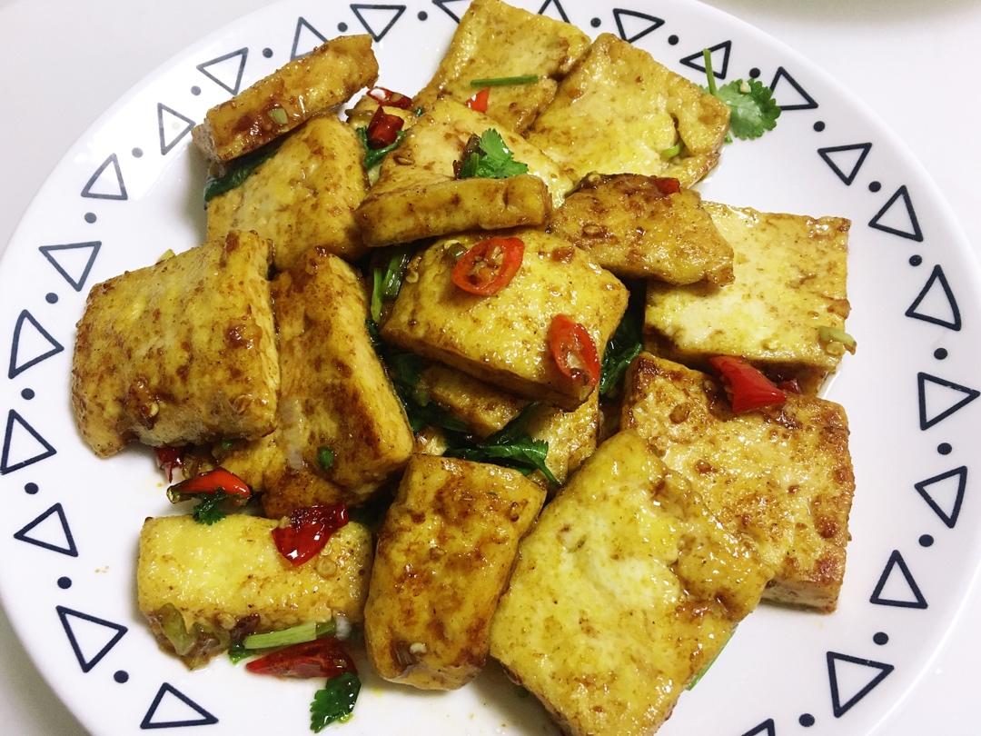 铁板烧烤风味的香辣煎豆腐