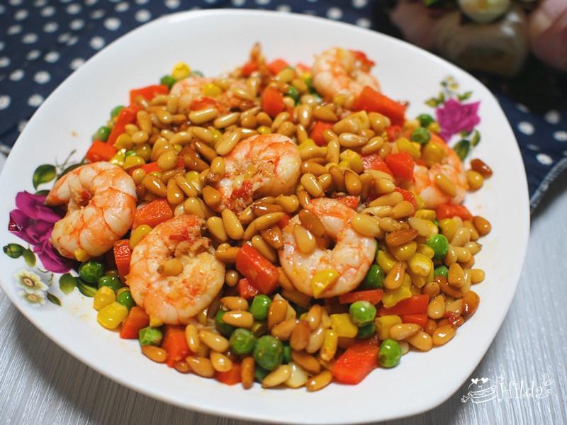 鲜虾玉米松子仁的做法