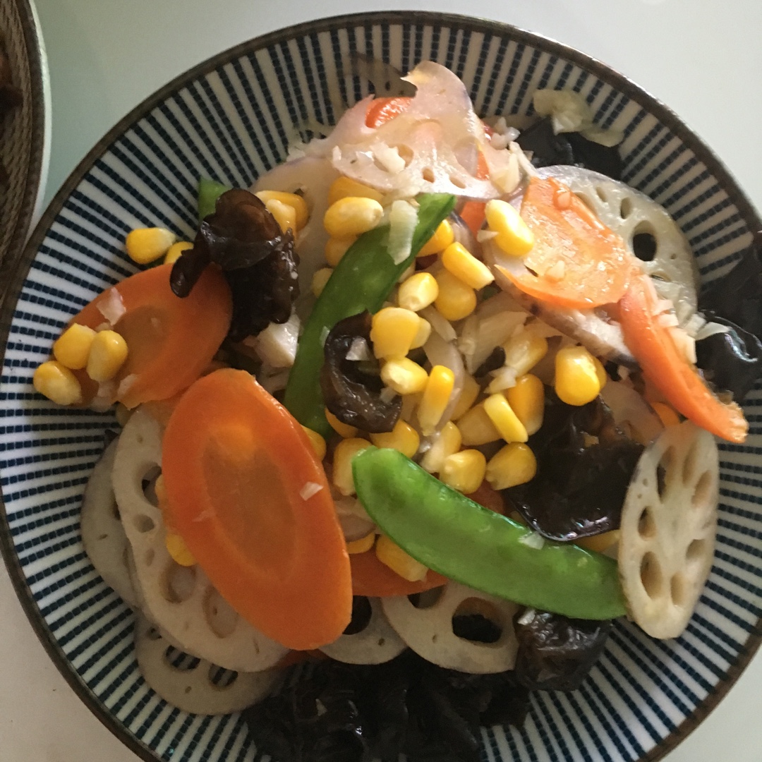 素菜也可以这么美—荷塘小炒