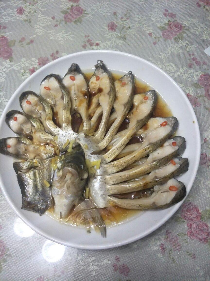 孔雀开屏清蒸鱼