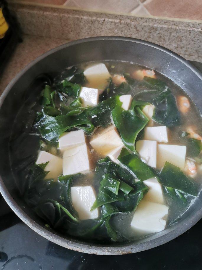 减脂晚餐🎊裙带菜豆腐汤