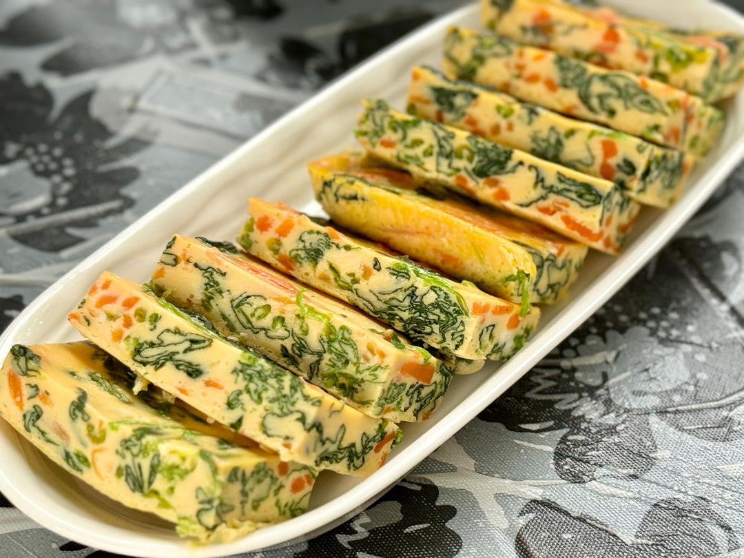 减肥营养两不误：菠菜胡萝卜蒸鸡蛋——中式一日三餐（七十四）