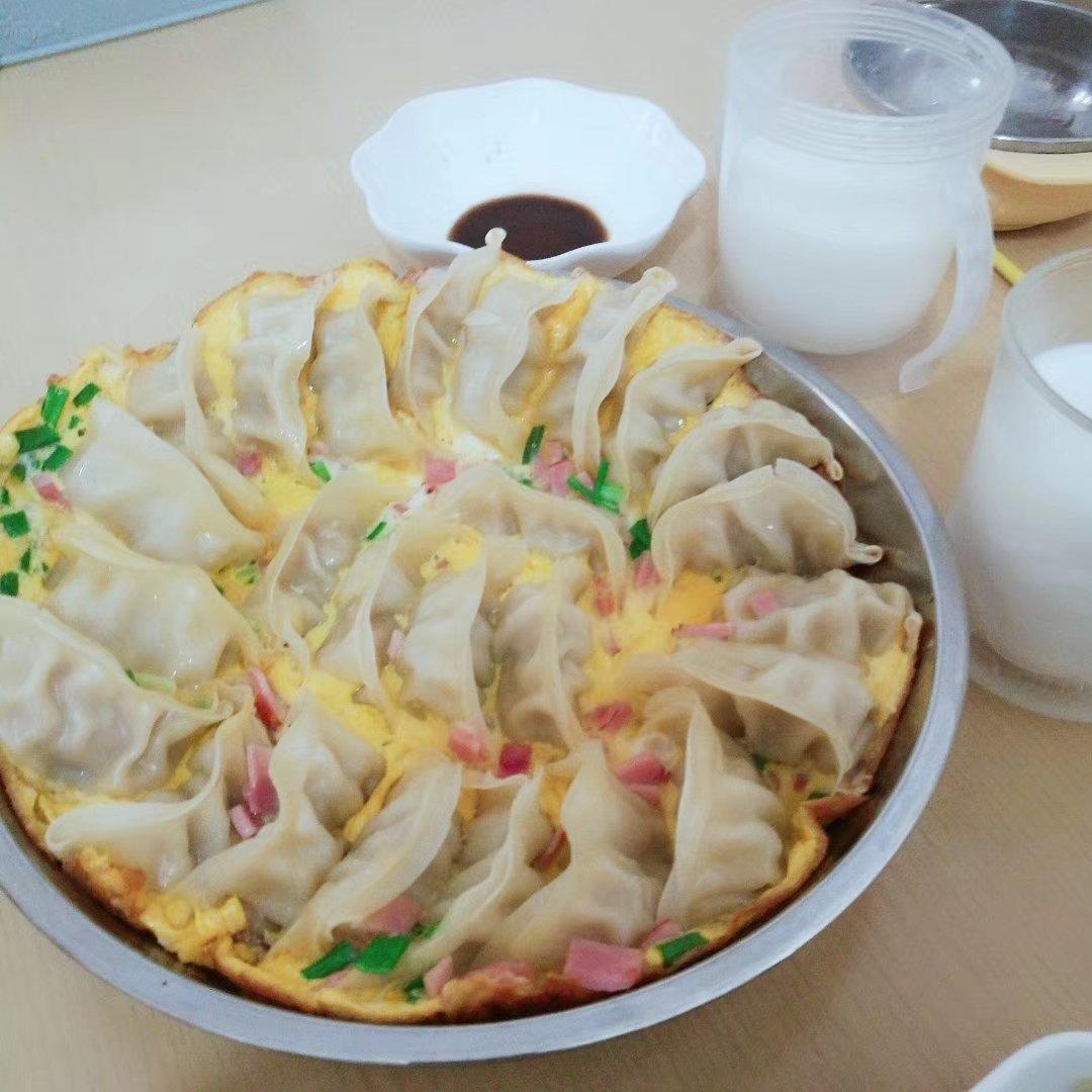 饺子就酒越吃越有-韭菜肉饺子抱鸡蛋
