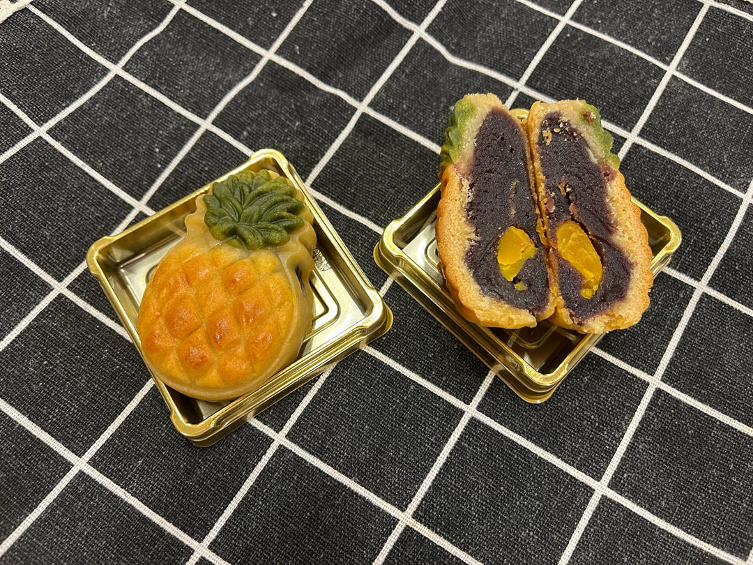 超萌菠萝小月饼