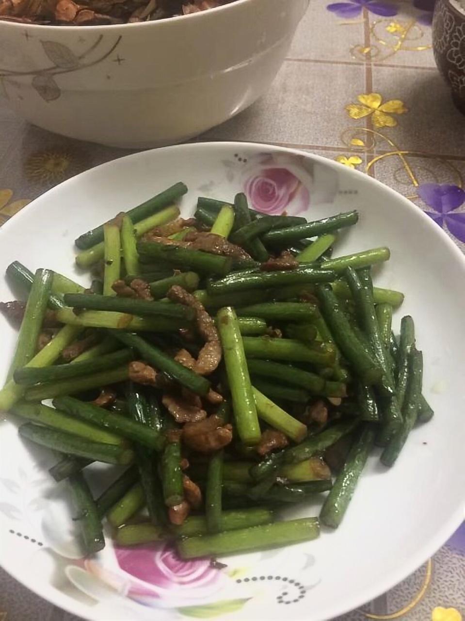 蒜薹炒肉丝