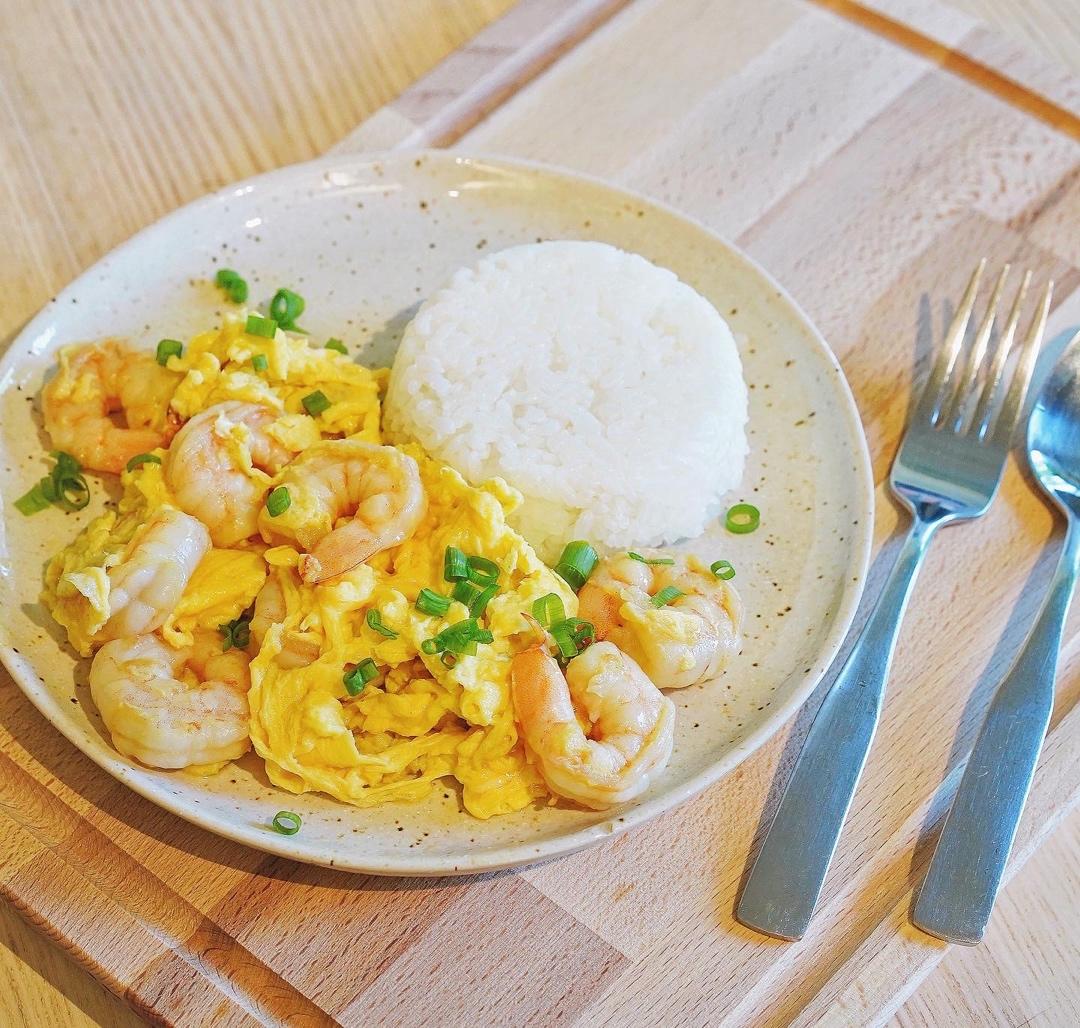 嫩滑程度媲美茶餐厅的滑蛋虾仁🍤