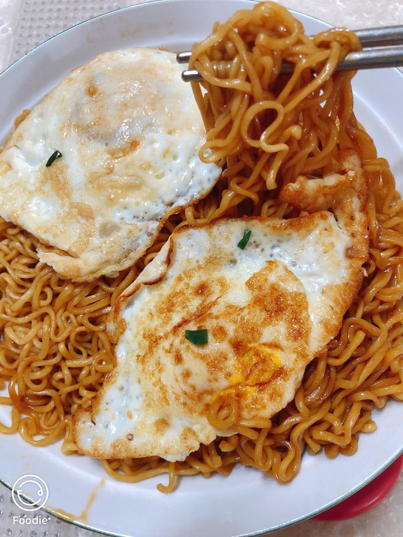 香到舔盘子🉐️荷包蛋焖面🍜超满足❗️