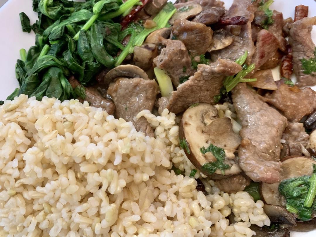 香菜炒牛肉（嫩）