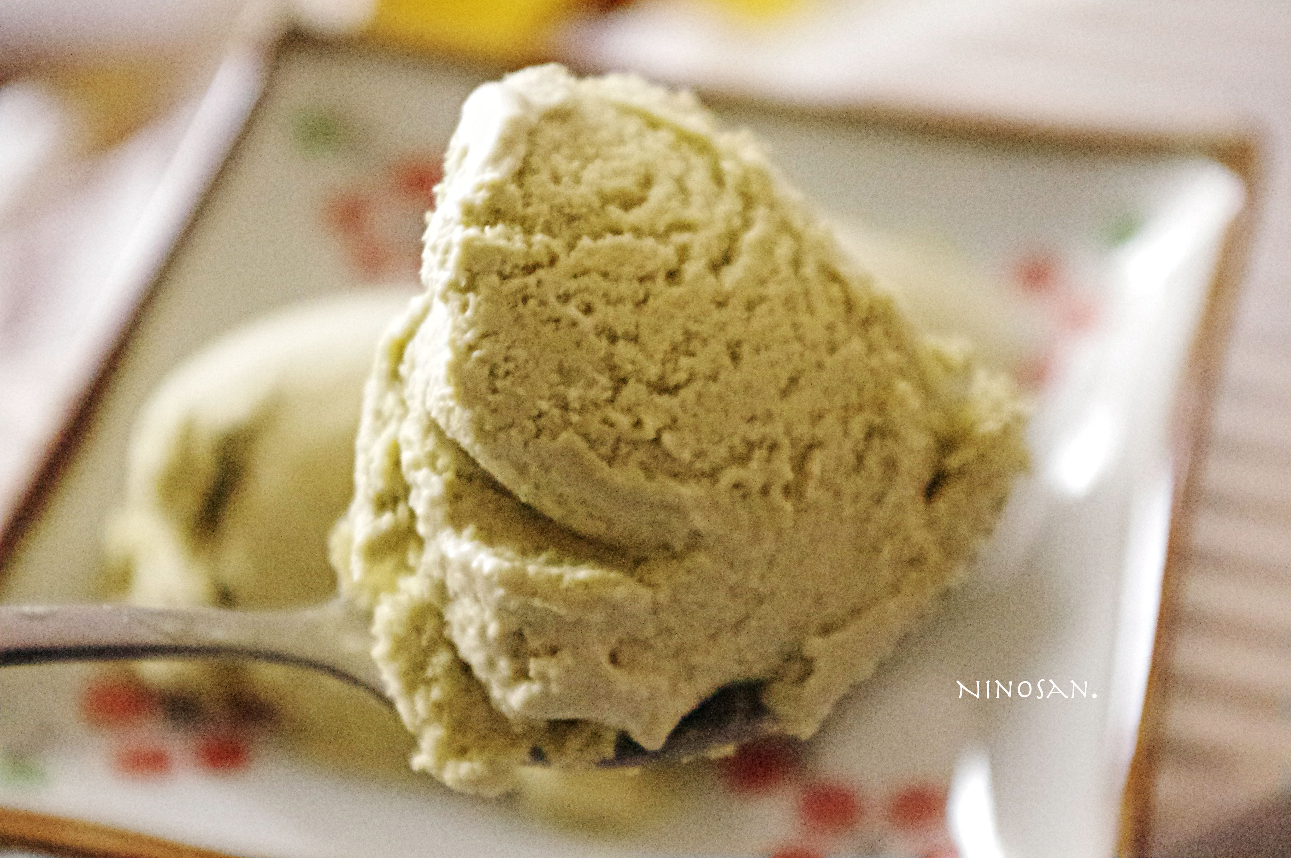 白色意式香草冰淇淋