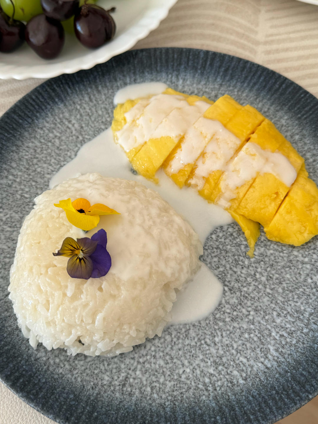 别出国啦，在家也能做芒果糯米饭🥭