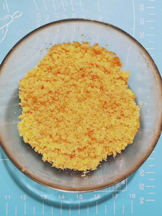 酥香诱人、酥掉渣的椰蓉咸蛋黄曲奇的做法 步骤4