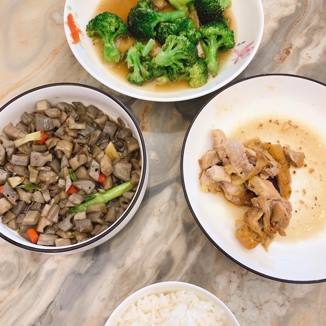 家常快手菜小炒藕丁真香