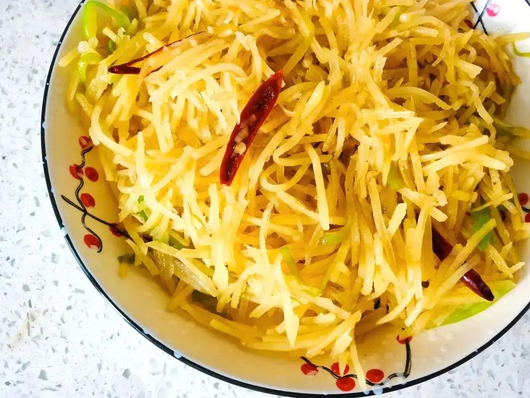酸辣土豆丝的家常做法 超级下饭