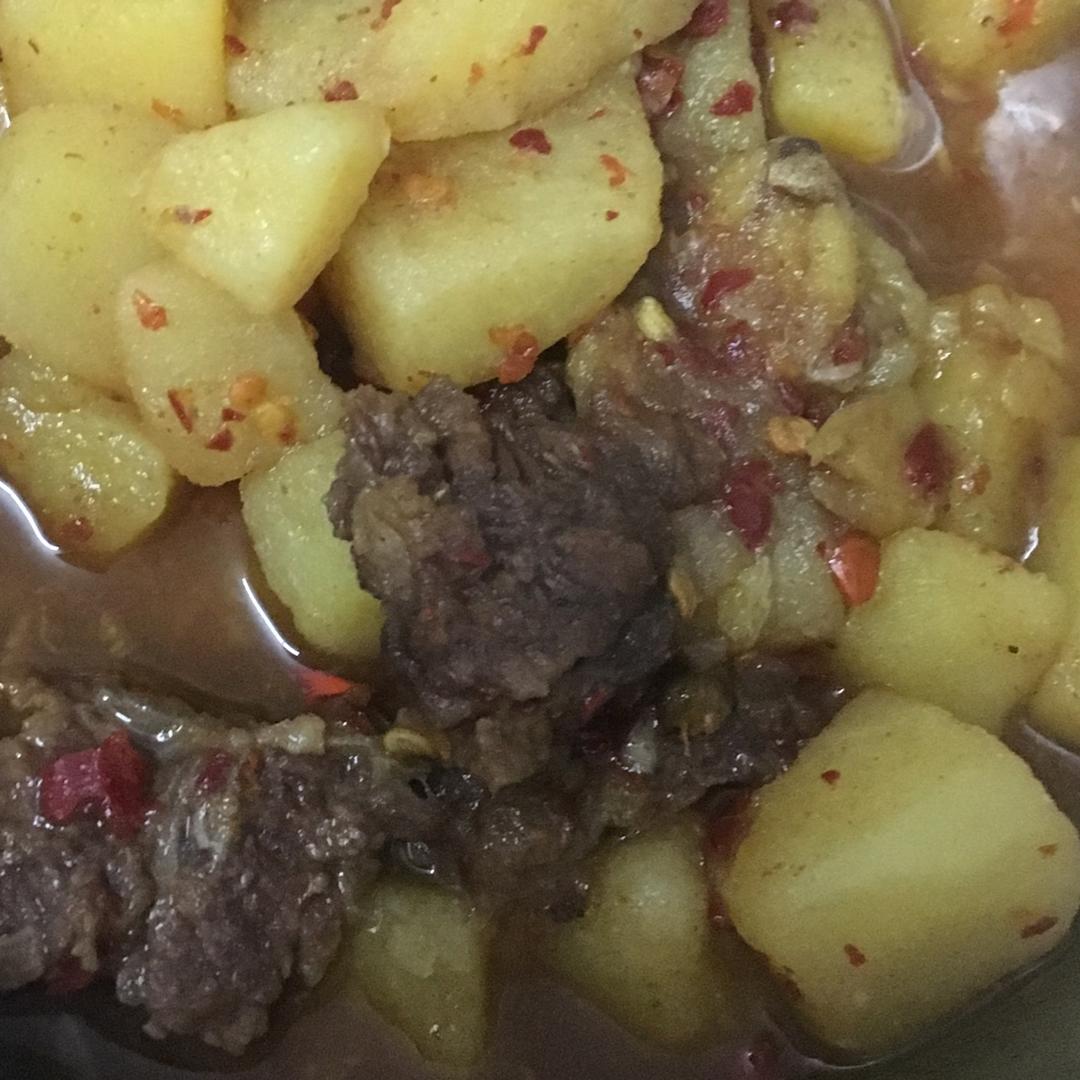红烧土豆牛腩