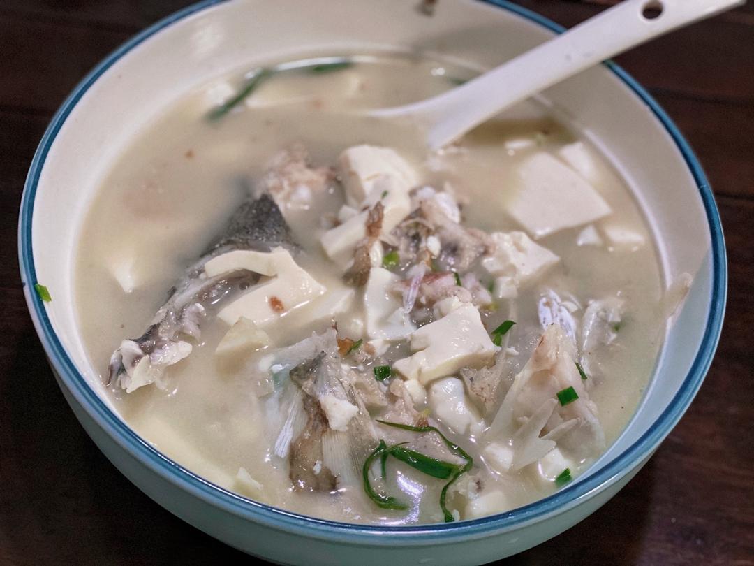 鱼头豆腐汤