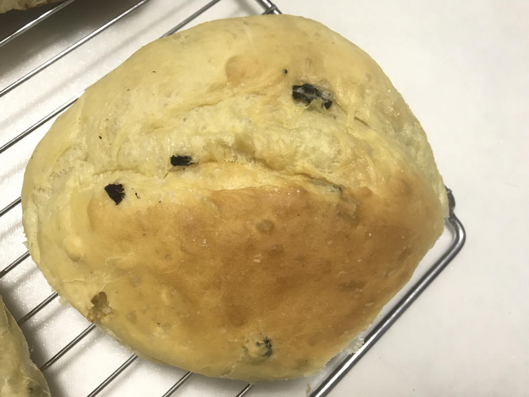 葡萄软欧（仿原麦山丘）Milk flavored bread filled with raisins and butter