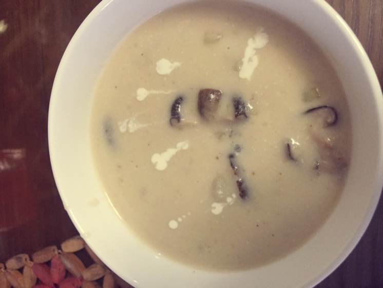 鸡茸奶油蘑菇汤