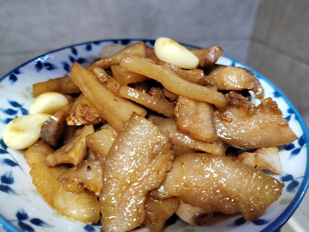 爆炒猪头肉/猪肉皮的做法