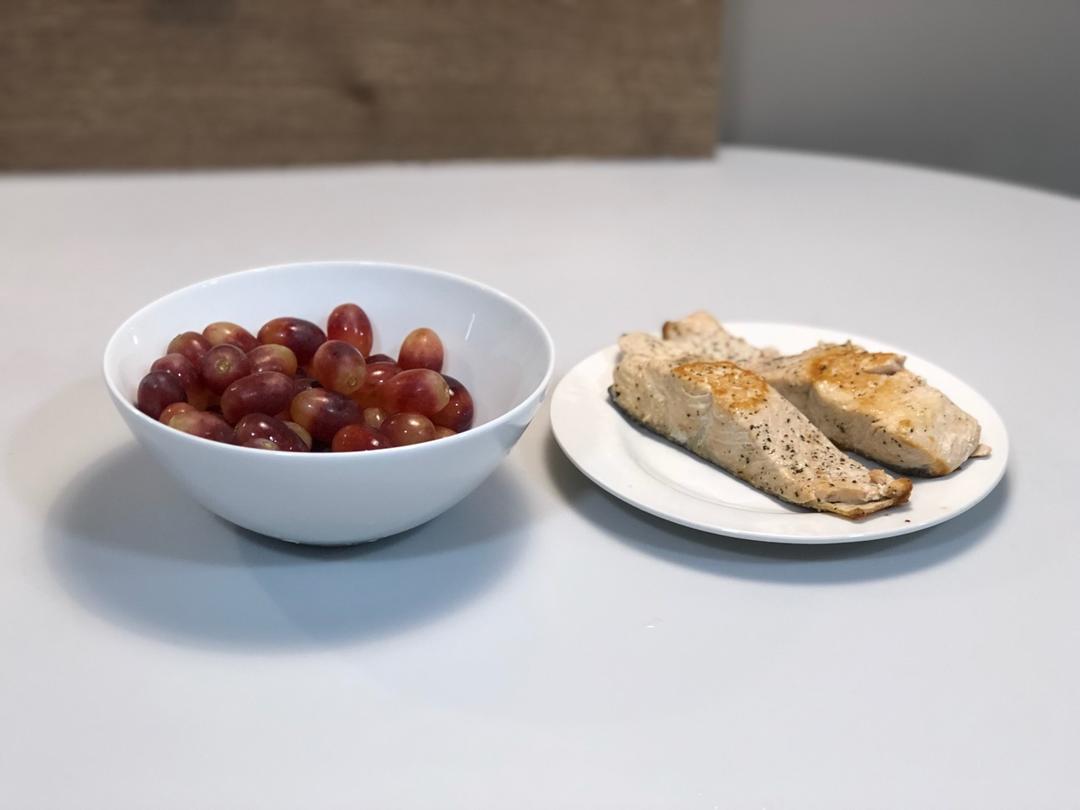 脆皮嫩肉——极致煎三文鱼