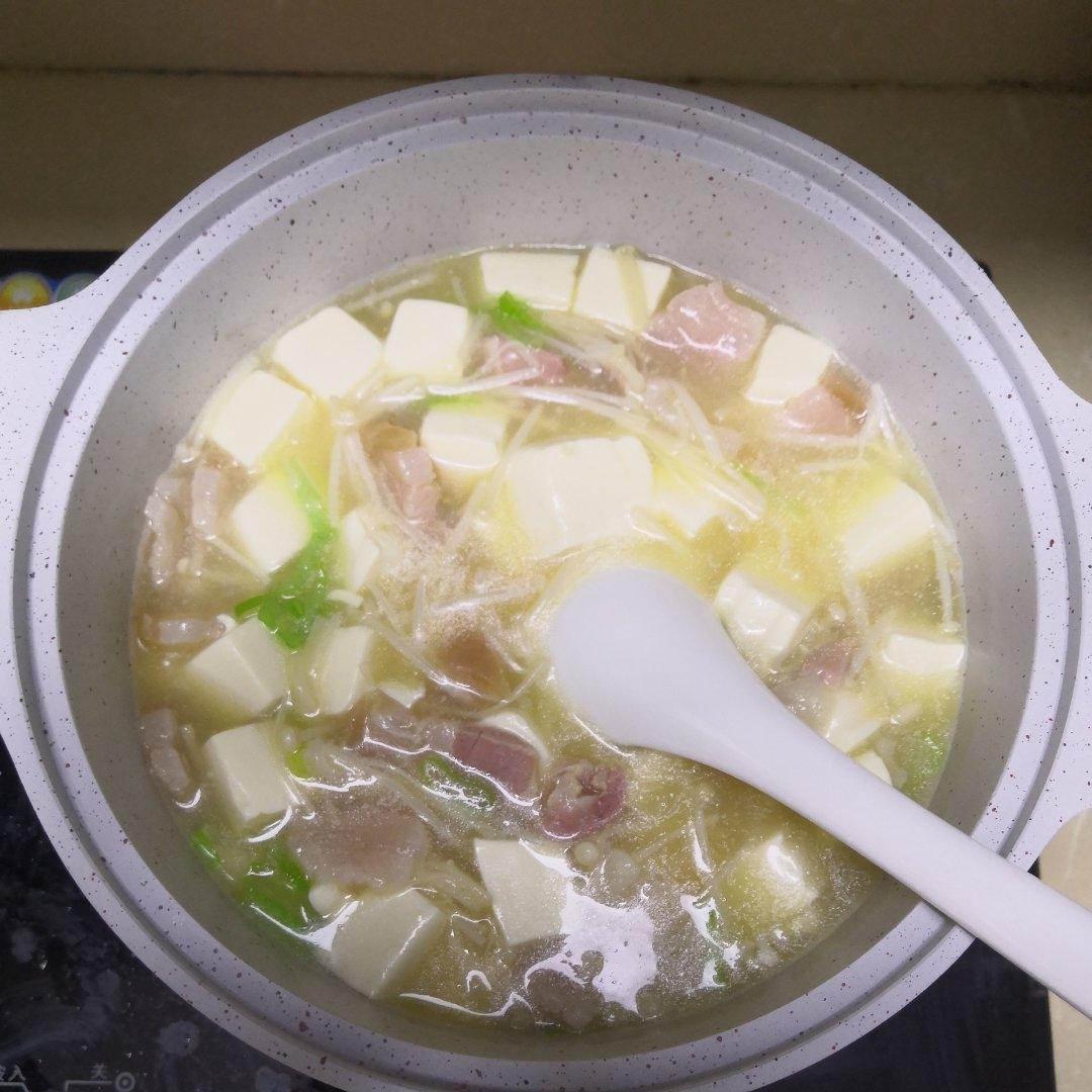 【咸肉金针菇豆腐羹】