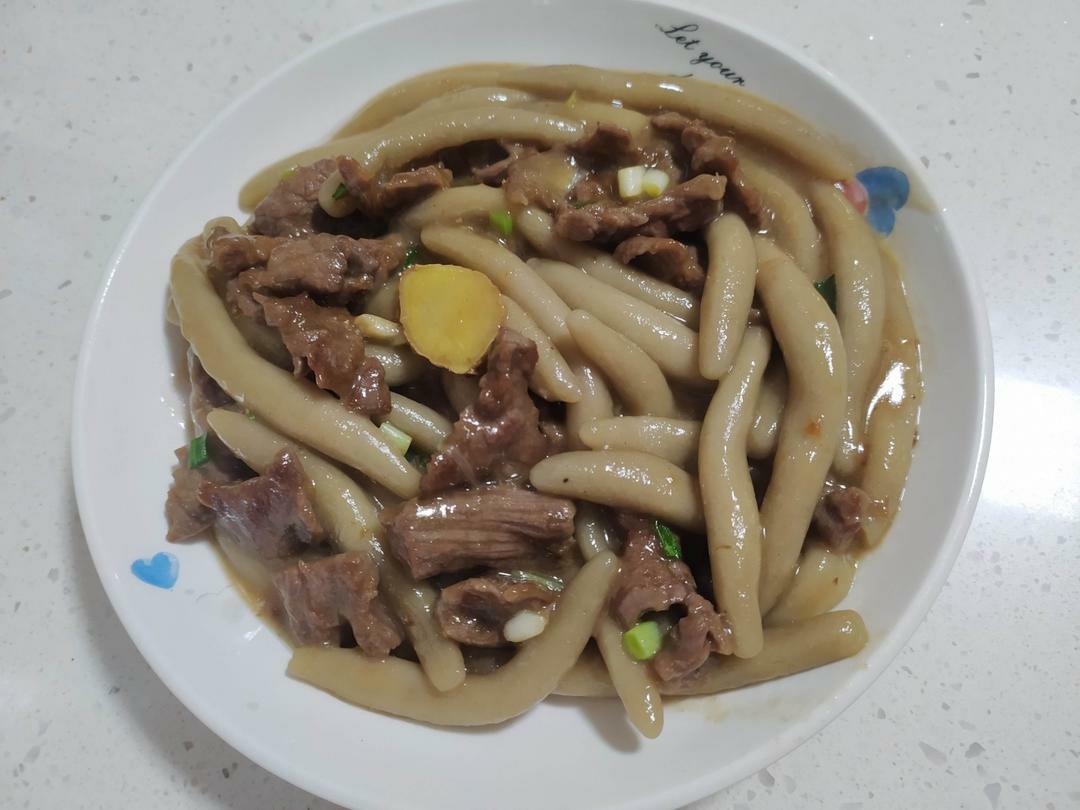 牛肉炒(煮)芋面鱼