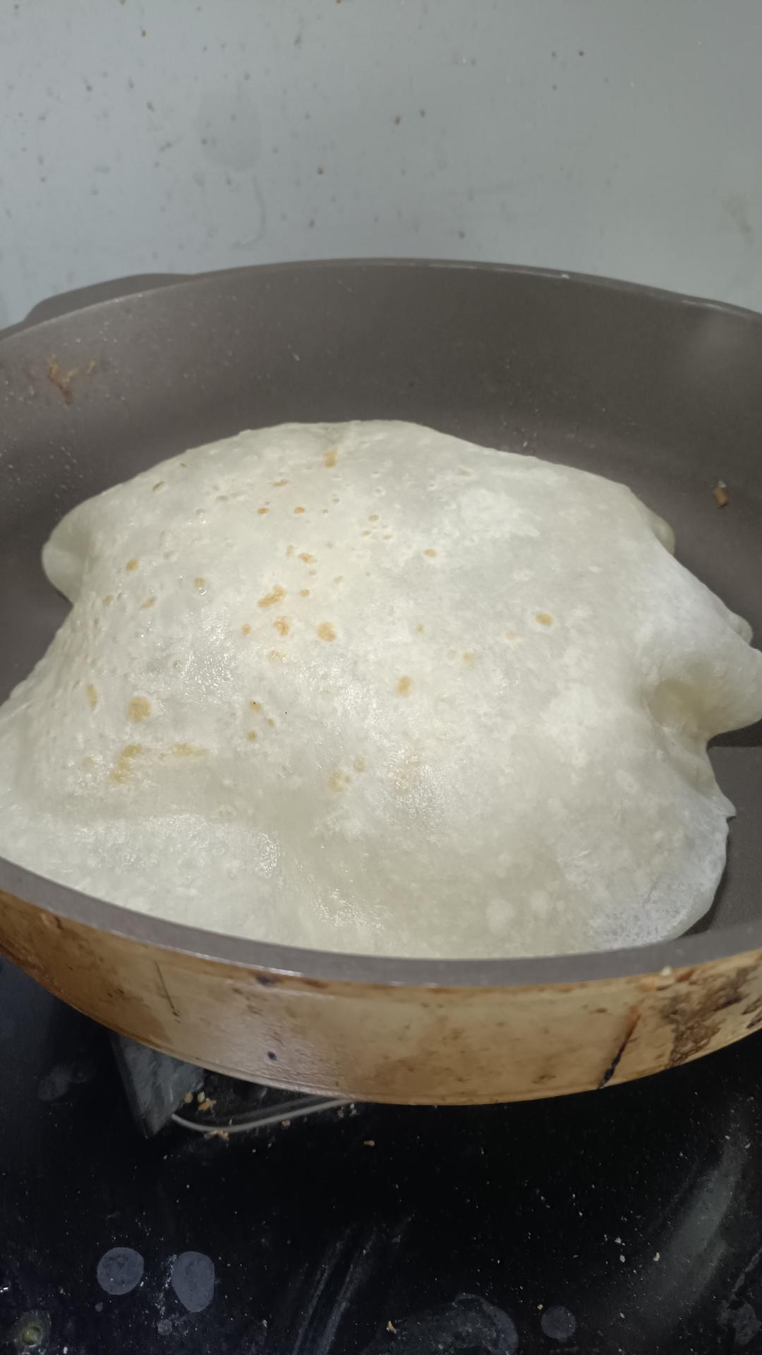 张张都鼓大泡的鸡蛋灌饼这样做不鼓大泡都难