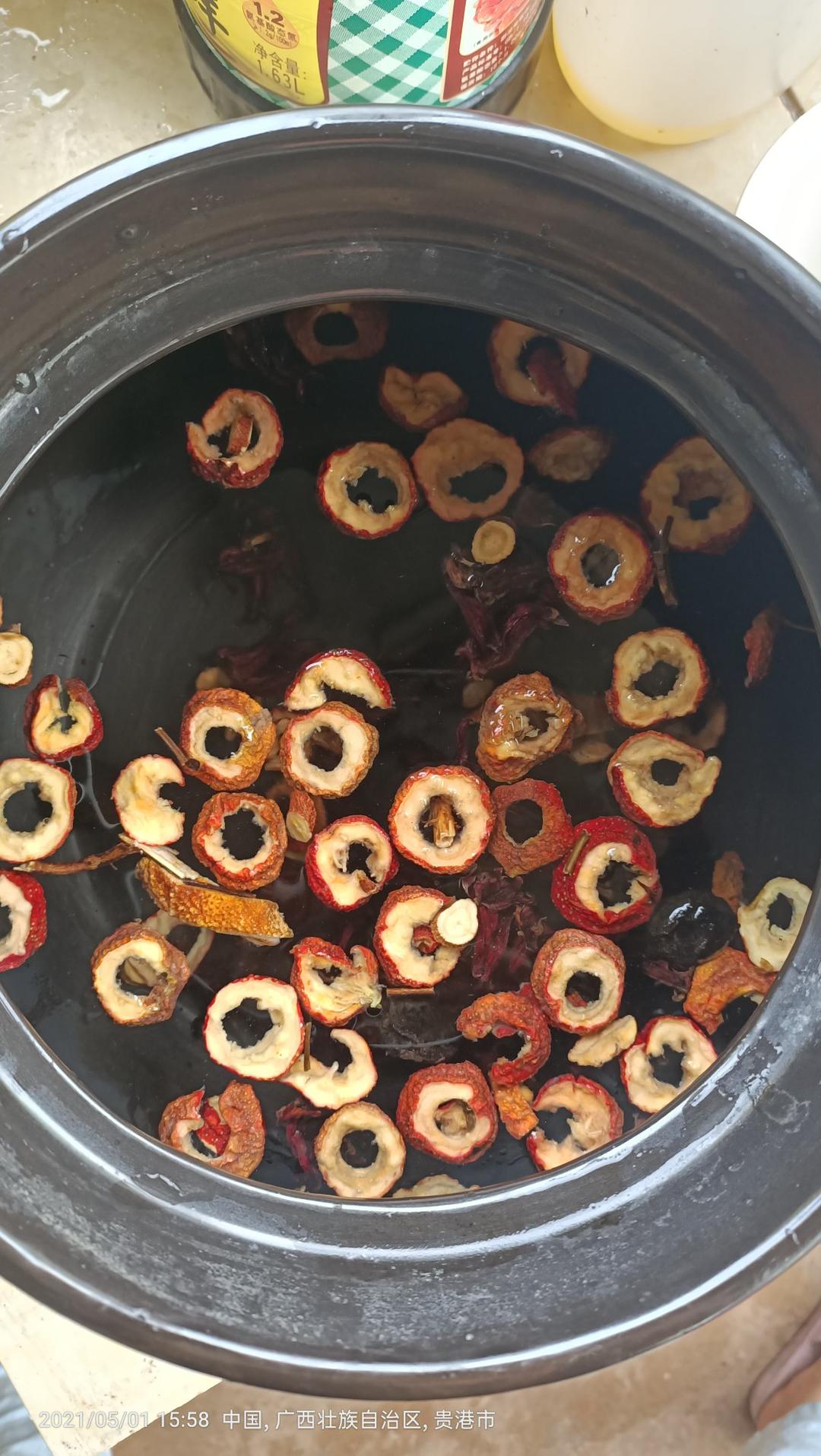 古法熬制酸梅汤（此方几乎无中药味孩子非常喜欢喝）