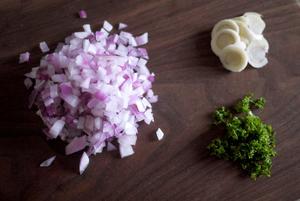 花椰菜洋葱四季浓汤的做法 步骤3
